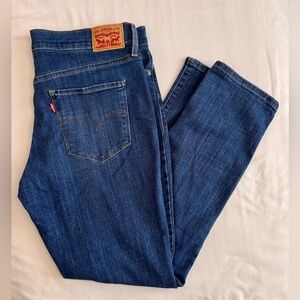 Levi's women’s Shaping Slim Blue Jeans size 32